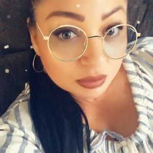 Meet your Posher, Julissa